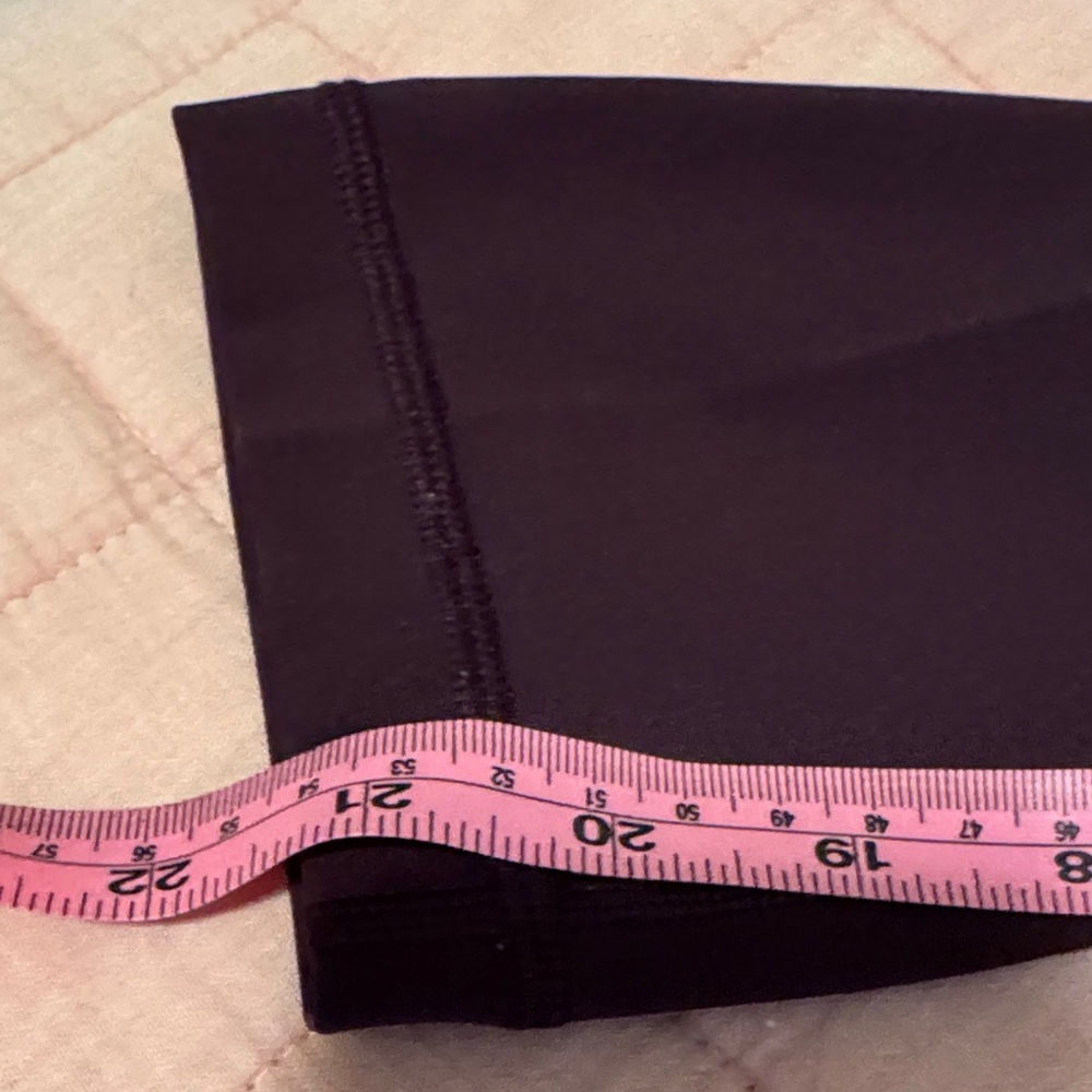 lululemon Burgandy/Wine Leggings size 4 21” EUC - Picture 10 of 10